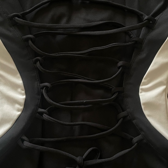 TA3 Sleeveless Surfy Black and White Women's One Piece Swimsuit 🔥🔥🔥 - Picture 9 of 13